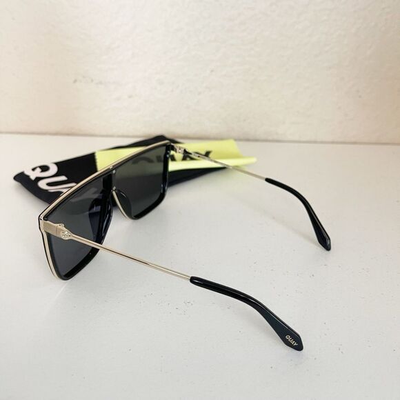 QUAY Polarized Nightfall Remixed shield Sunglasses with gold frame. New - Picture 8 of 15